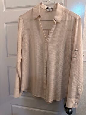 Express Cream Textured Button-Front Blouse